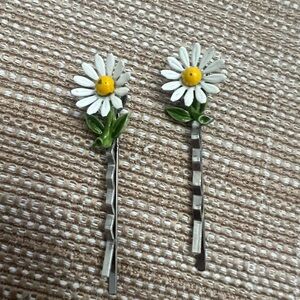 Daisy Hair Pins